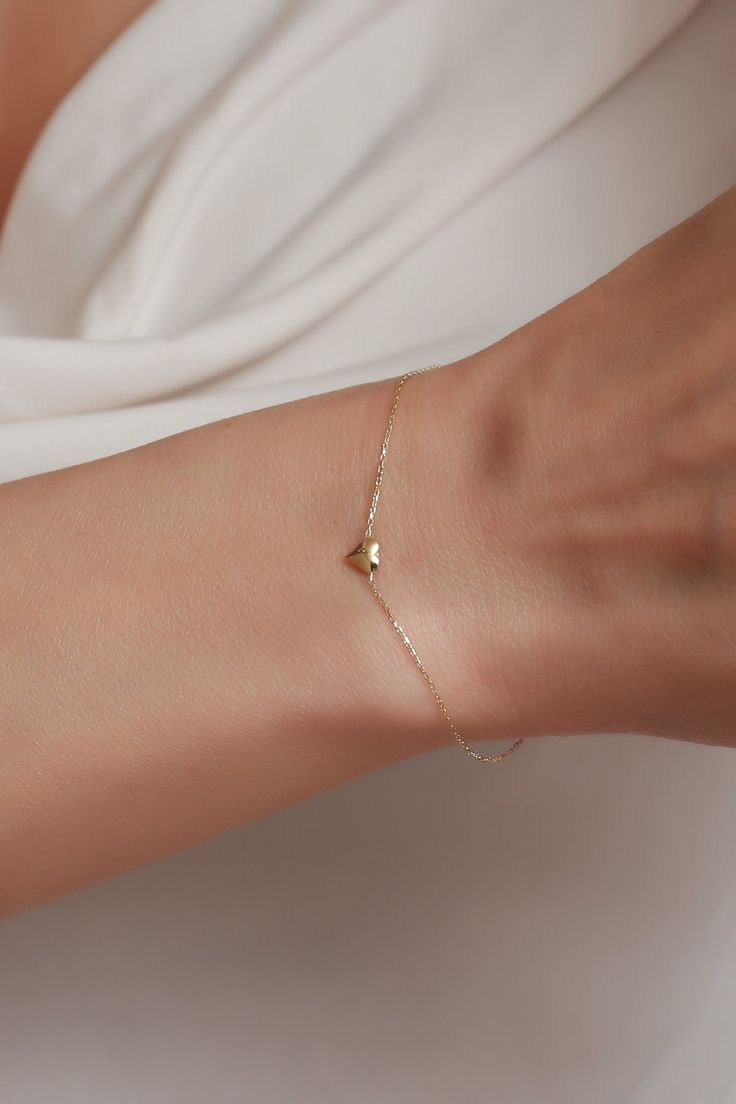 Lyra Heart Bracelet 🩶