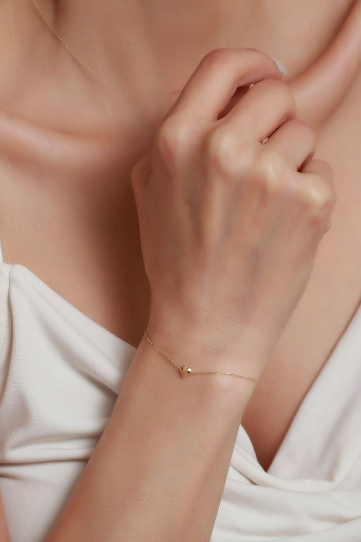 Lyra Heart Bracelet 🩶