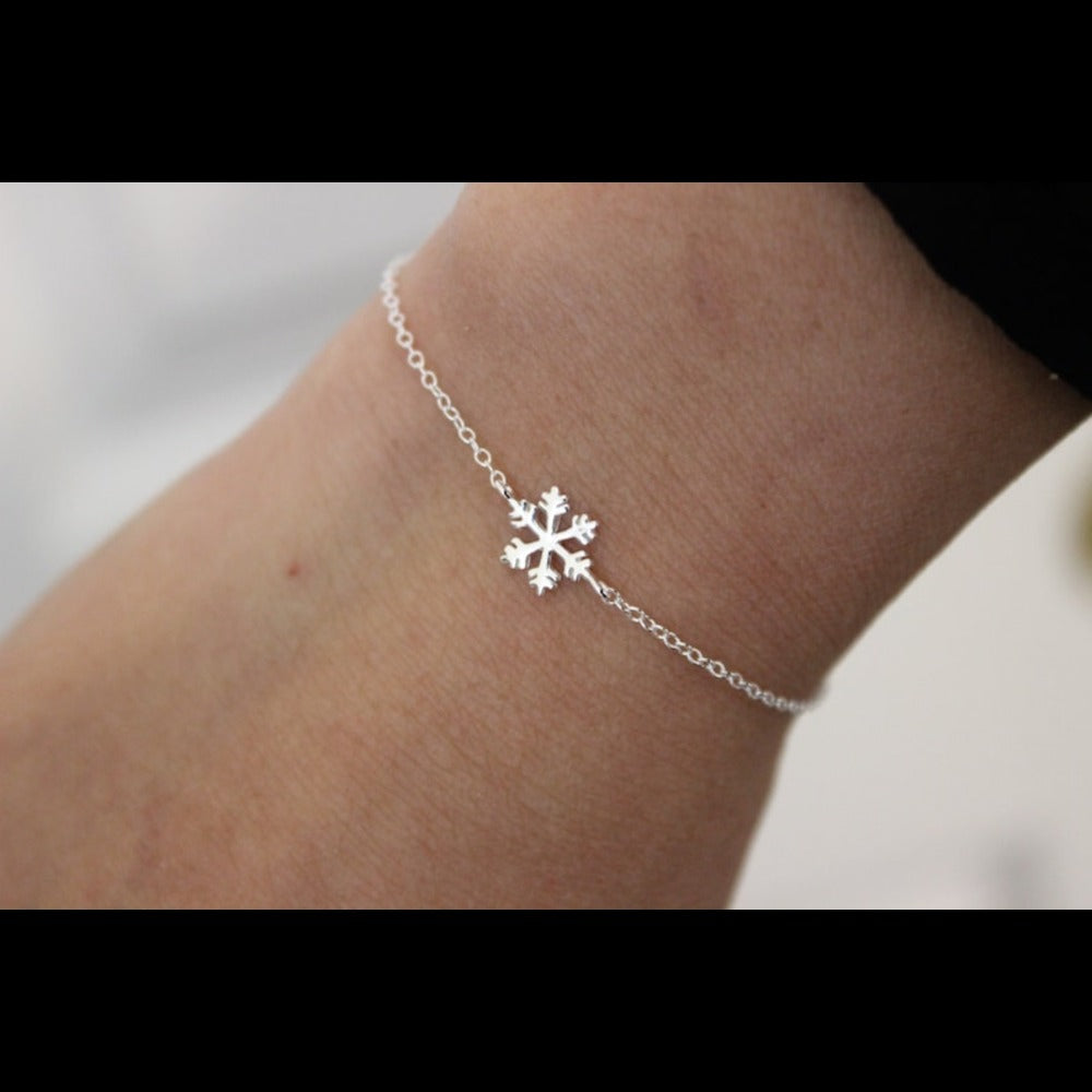 Stylish Cross Shape Bracelet - UNJELLIC